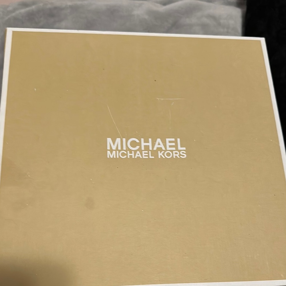 Michael Kors Gold Box